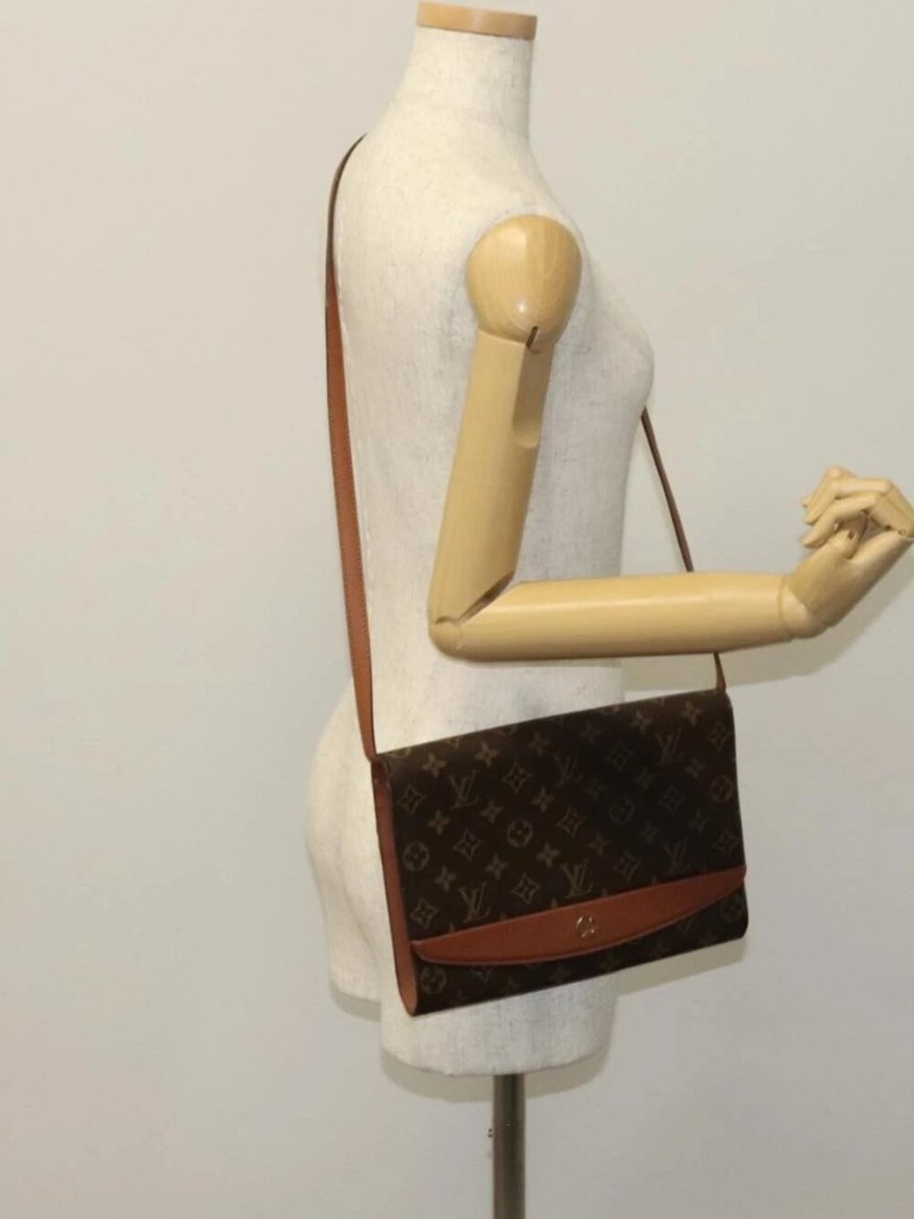 LOUIS VUITTON Monogram Bordeaux 27 Shoulder Bag M51797 LV Auth ep7146